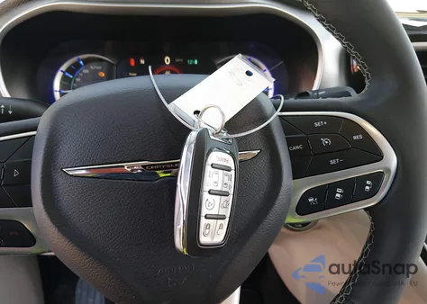 2023 Chrysler Pacifica Hybrid Touring L z USA, uszkodzony, nr VIN 2C4RC1L79PR632346